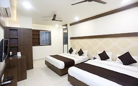 Oyo 18422 Central Grand